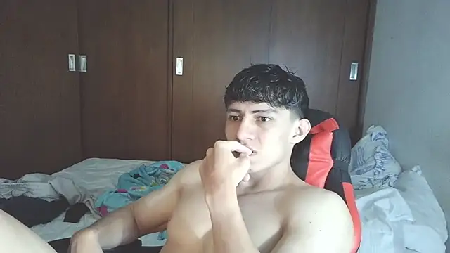 aresholland online show from 11-17-25, 02:15