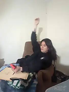 Geeznuts19 online show from 11-28-25, 03:12