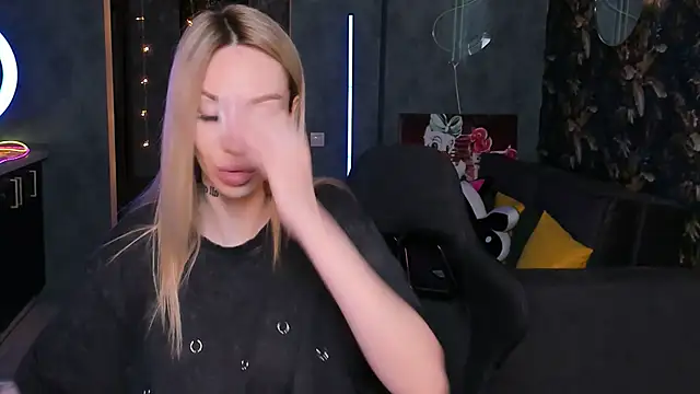 Blckmirrorr online show from 11-19-25, 12:05