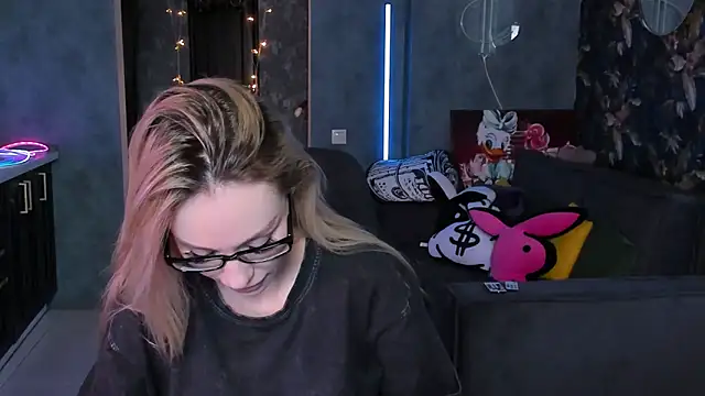 Blckmirrorr online show from 03-25-26, 12:04