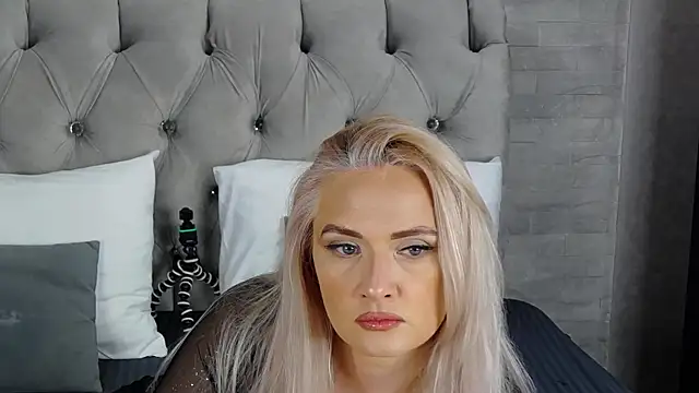 IsabellaDeRosa online show from 09-28-25, 10:55