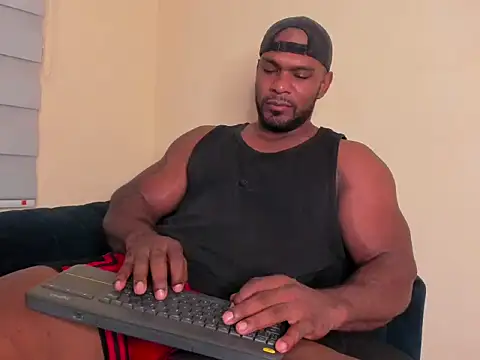 Snapshot of Tyler_Waka01 chatting on 04-12-26, 12:36 Tyler Waka01 online show from 04-12-26, 12:36