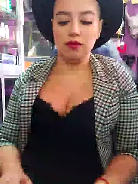 Snapshot of TamySweetness chatting on 03-07-25, 02:23 TamySweetness online show from 03-07-25, 02:23