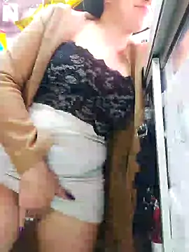 Snapshot of TamySweetness chatting on 03-08-25, 05:54 TamySweetness online show from 03-08-25, 05:54
