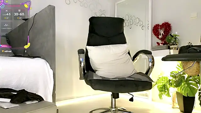 missmiamore online show from 01-09-26, 02:46