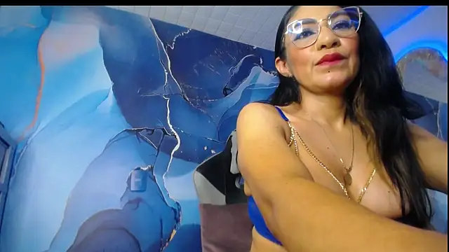 Snapshot of luzcastillo07 chatting on 05-11-26, 05:42 luzcastillo07 online show from 05-11-26, 05:42