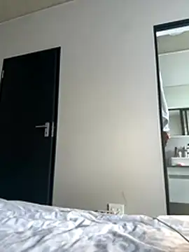 BedroomBullyX5 online show from 10-26-25, 07:53