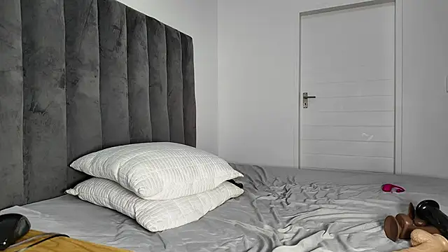 BedroomBullyX5 online show from 05-22-26, 07:39