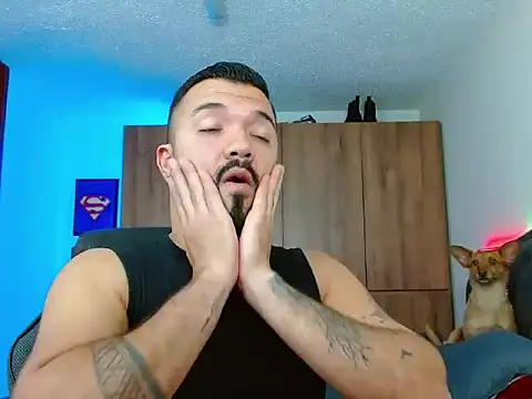 Snapshot of mathew_vidal1 chatting on 11-17-25, 10:03 mathew vidal1 online show from 11-17-25, 10:03