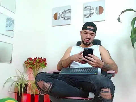 Snapshot of mathew_vidal1 chatting on 11-08-25, 10:57 mathew vidal1 online show from 11-08-25, 10:57