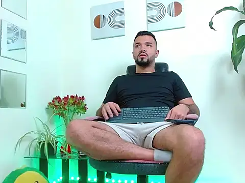 Snapshot of mathew_vidal1 chatting on 11-09-25, 09:52 mathew vidal1 online show from 11-09-25, 09:52