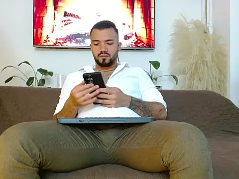 Snapshot of mathew_vidal1 chatting on 11-13-25, 03:54 mathew vidal1 online show from 11-13-25, 03:54