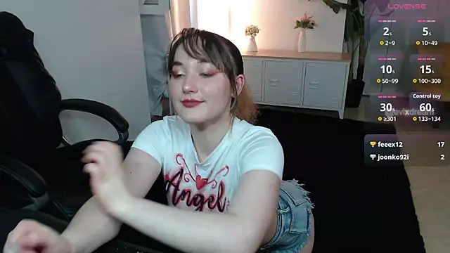 Snapshot of Crystal-dreamt chatting on 07-01-26, 09:42 Crystal-dreamt online show from 07-01-26, 09:42
