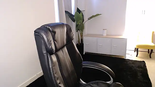 Crystal-dreamt online show from 02-20-26, 09:33