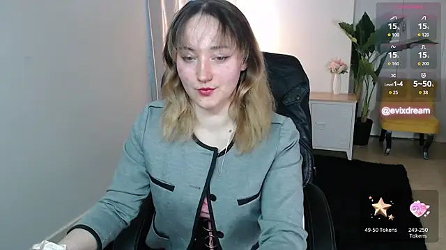 Snapshot of Crystal-dreamt chatting on 05-02-26, 09:03 Crystal-dreamt online show from 05-02-26, 09:03