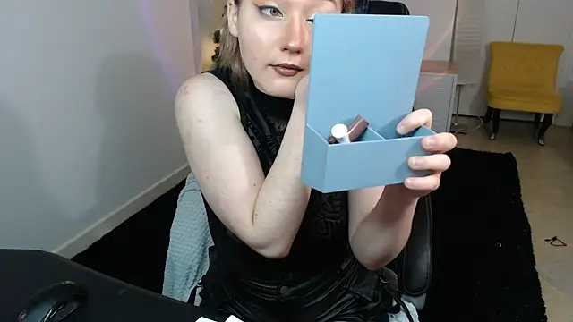 Crystal-dreamt online show from 12-03-25, 10:03