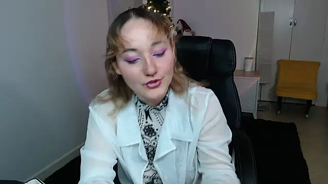 Crystal-dreamt online show from 12-14-25, 09:26