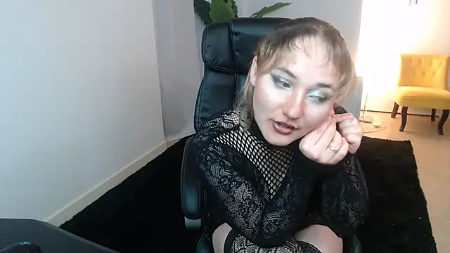 Crystal-dreamt online show from 02-11-26, 09:53