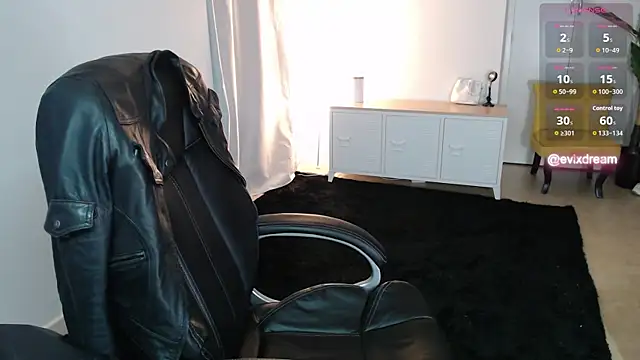 Crystal-dreamt online show from 04-15-26, 09:59