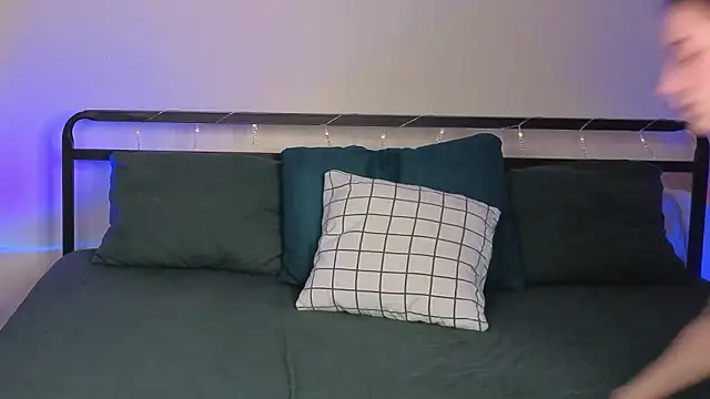 sinthiaroze online show from 02-24-26, 05:25