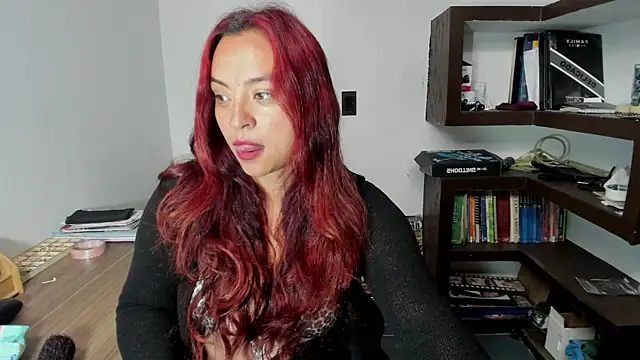 Snapshot of Redwidow__ chatting on 02-24-26, 01:23 Redwidow online show from 02-24-26, 01:23