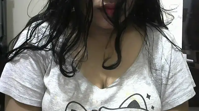Snapshot of Bengalisexygirl chatting on 06-18-26, 01:37 Bengalisexygirl online show from 06-18-26, 01:37