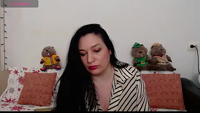 Snapshot of ElenaRose90 chatting on 03-23-25, 12:58 ElenaRose90 online show from 03-23-25, 12:58