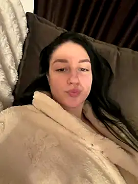 Snapshot of moniqque chatting on 01-05-26, 07:17 moniqque online show from 01-05-26, 07:17