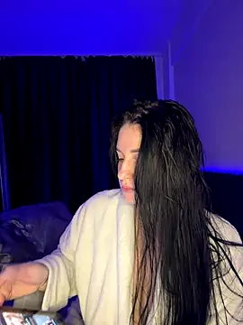 Snapshot of moniqque chatting on 11-23-25, 11:31 moniqque online show from 11-23-25, 11:31