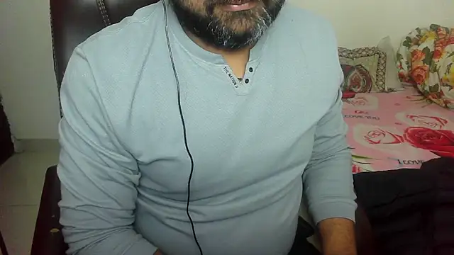 Snapshot of rentarob chatting on 02-11-25, 08:10 rentarob online show from 02-11-25, 08:10