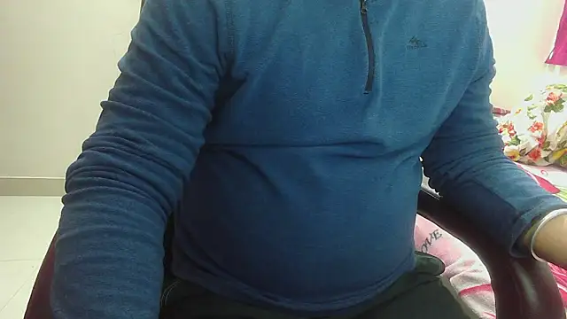 Snapshot of rentarob chatting on 02-18-25, 04:25 rentarob online show from 02-18-25, 04:25