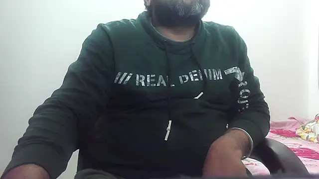 Snapshot of rentarob chatting on 02-04-25, 06:38 rentarob online show from 02-04-25, 06:38