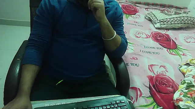 Snapshot of rentarob chatting on 02-15-25, 04:34 rentarob online show from 02-15-25, 04:34