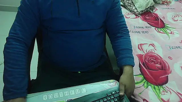 Snapshot of rentarob chatting on 02-17-25, 05:01 rentarob online show from 02-17-25, 05:01