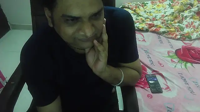 Snapshot of rentarob chatting on 03-09-25, 05:39 rentarob online show from 03-09-25, 05:39