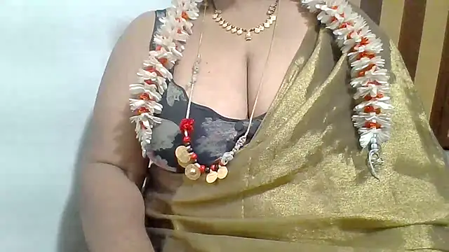 Snapshot of archanatelugu9 chatting on 06-11-26, 05:43 archanatelugu9 online show from 06-11-26, 05:43