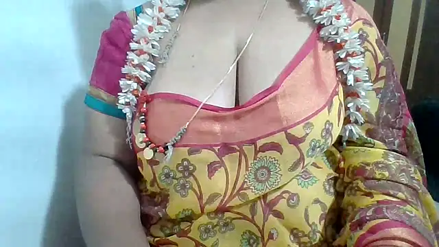 Snapshot of archanatelugu9 chatting on 05-18-26, 04:12 archanatelugu9 online show from 05-18-26, 04:12