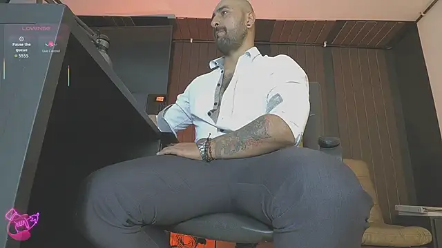 Snapshot of Leon_1234 chatting on 04-30-26, 10:25 Leon 1234 online show from 04-30-26, 10:25