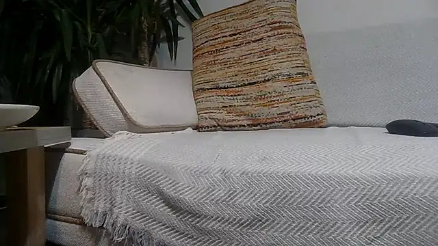 reslerkek31 online show from 11-18-25, 08:34