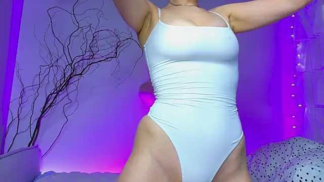 lina stones online show from 04-18-26, 02:30