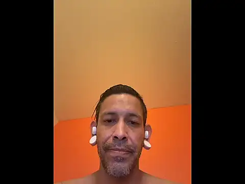 LB Living online show from 11-13-25, 03:10