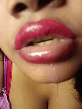Hotlisa online show from 05-27-26, 04:36