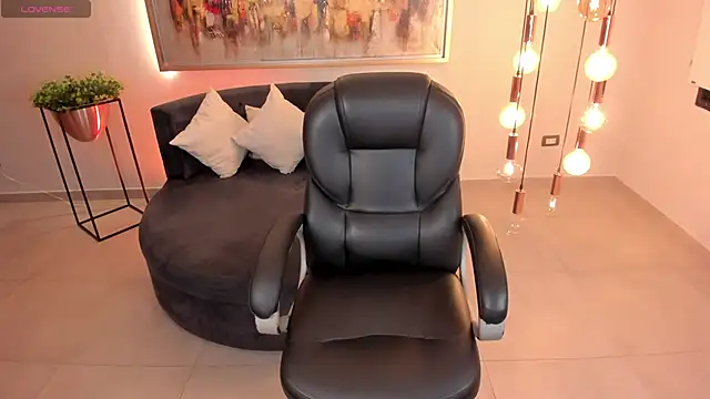 MileyCruz  online show from 10-24-25, 11:48