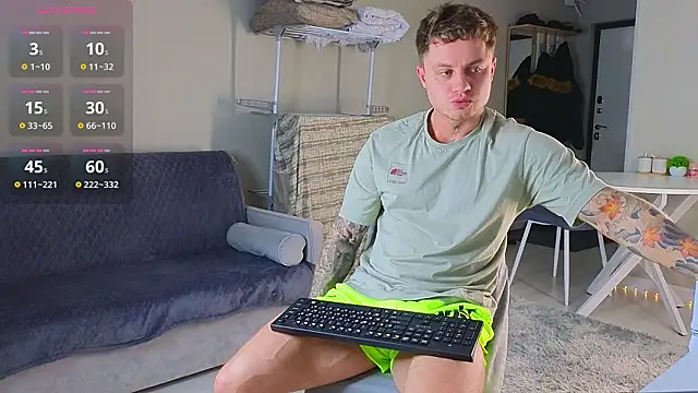 Snapshot of more__than__love chatting on 02-10-26, 04:33 more than love online show from 02-10-26, 04:33