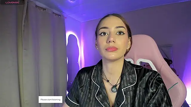 Snapshot of LucianaCarter chatting on 07-09-26, 09:43 LucianaCarter online show from 07-09-26, 09:43