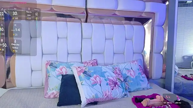 valkiria moore online show from 11-24-25, 07:36