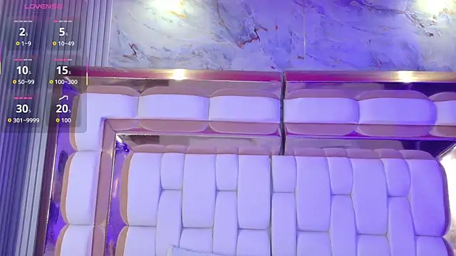 valkiria moore online show from 01-12-26, 08:04