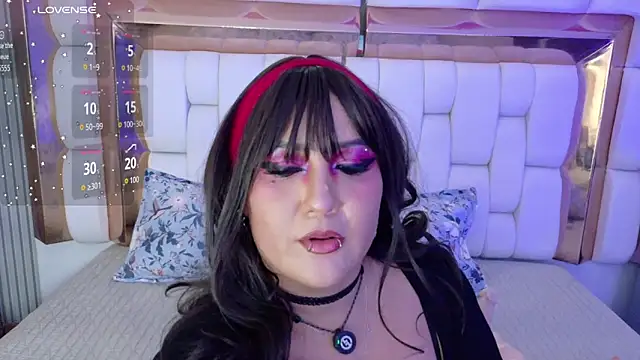 valkiria moore online show from 03-31-26, 08:11