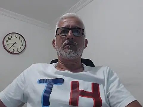 cenizo10124 online show from 09-29-25, 01:34