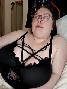 Sexycurvyemilyy online show from 03-13-26, 10:04